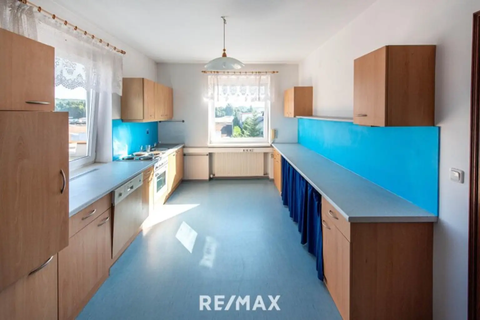 Büro/Küche im Hauptgebäude