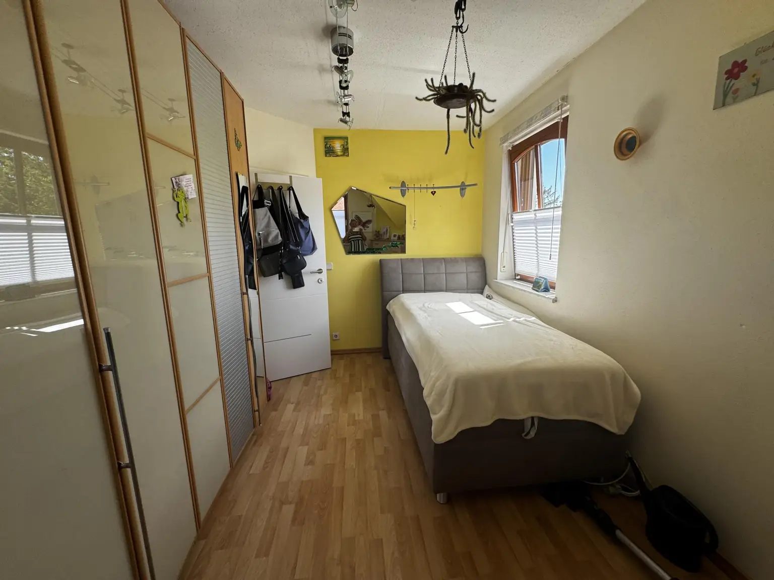 Ein ZUHAUSE zum Verlieben! Doppelhaushälfte mit Pooloase und ausgezeichneter Infrastruktur