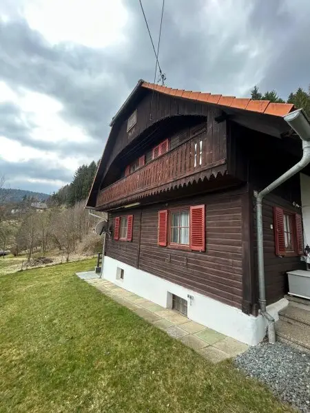 2776 m² Grund + Charmantes Einfamilienhaus im Sonnigen  Himmelberg mit Garten, + Garage & Werkstatt für 199.000 €
