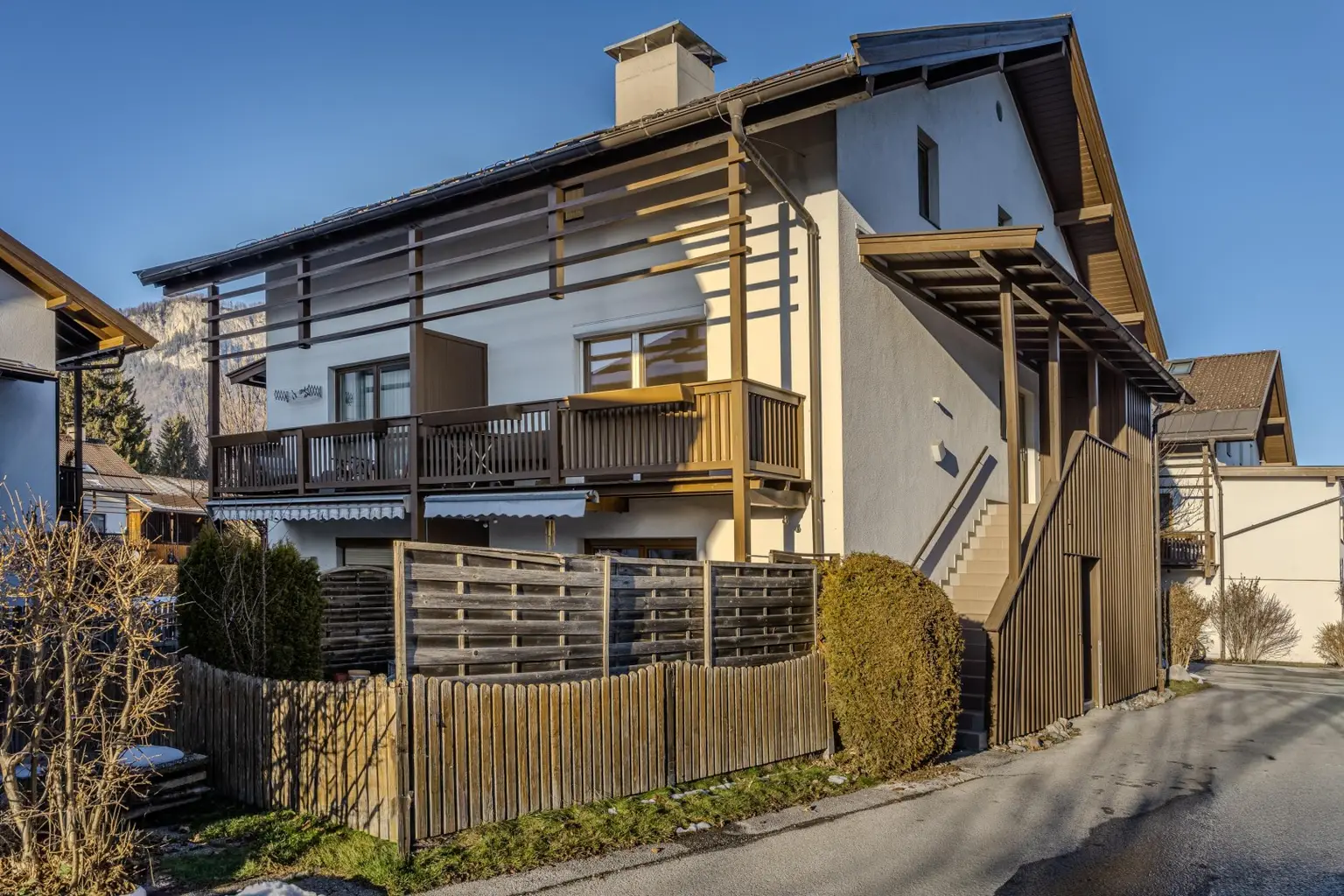 Hausansicht - Wohnung im OG und DG