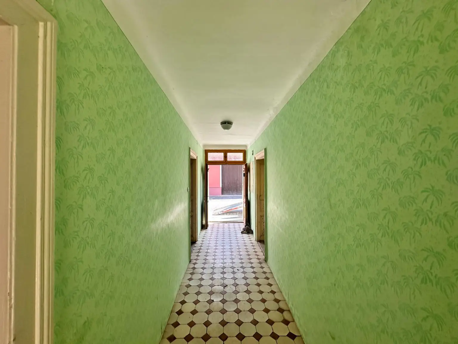 Sanierungsbedürftiger Bauernhof mit großem Grundstück, Stallungen und Stadl – ländlicher Charme mit viel Potential!