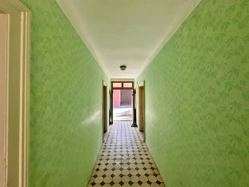 Sanierungsbedürftiger Bauernhof mit großem Grundstück, Stallungen und Stadl – ländlicher Charme mit viel Potential!