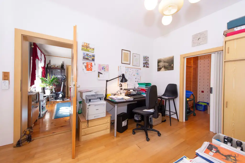 Großzügiges Einfamilienhaus mit viel Platz, hohem Potenzial und hoher Bebauungsdichte – Ideal für Familien oder Investoren