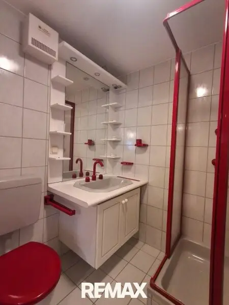 25 Bad mit Dusche WC UG Strasshof