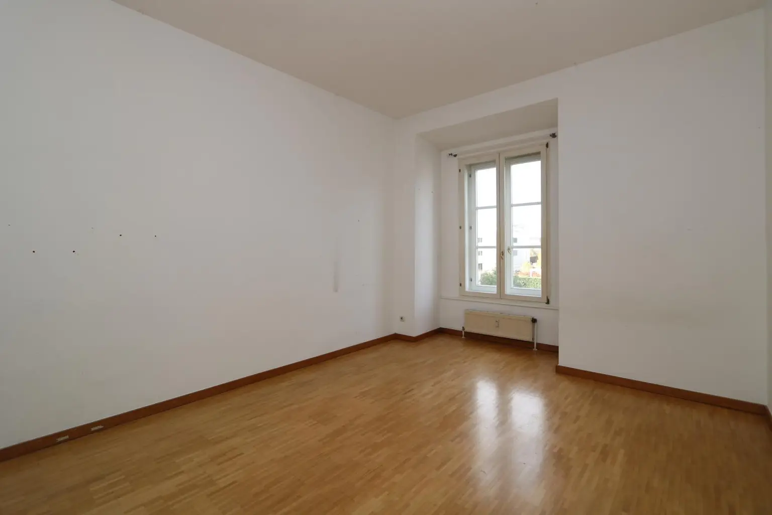 Wohnen im Schloss - 4 Zi. Wohnung mit historischem Flair in ansprechender Lage!