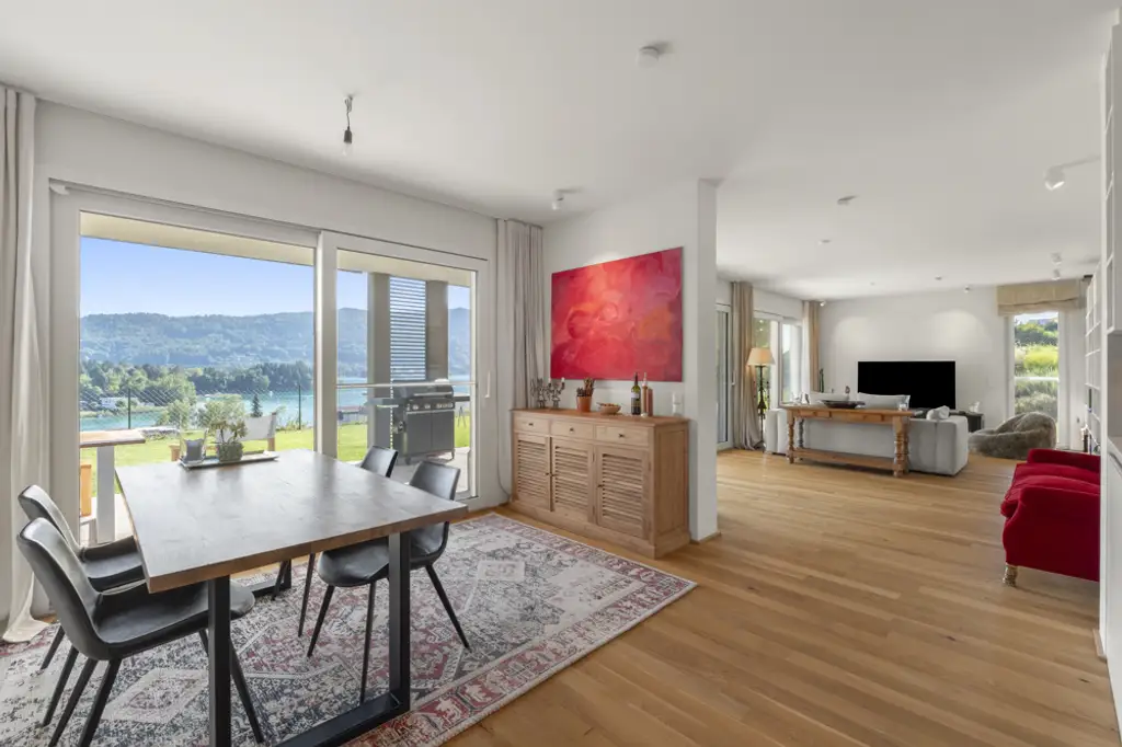 Neuwertige Gartenwohnung mit faszinierendem Seeblick