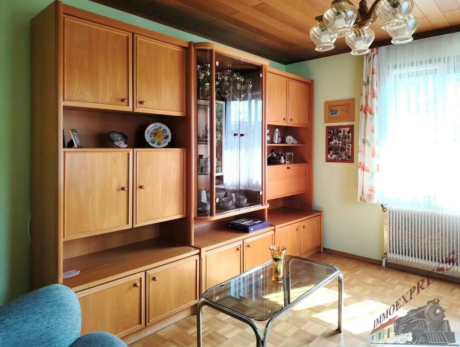 Einfamilienhaus mit großem Grundstück (2 Parzellen) wartet auf Sie!