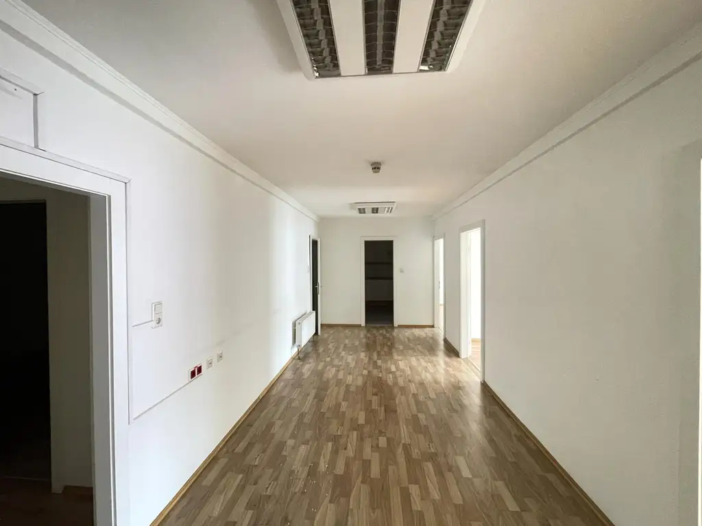 Bürofläche mit direktem Straßenbahnanschluss