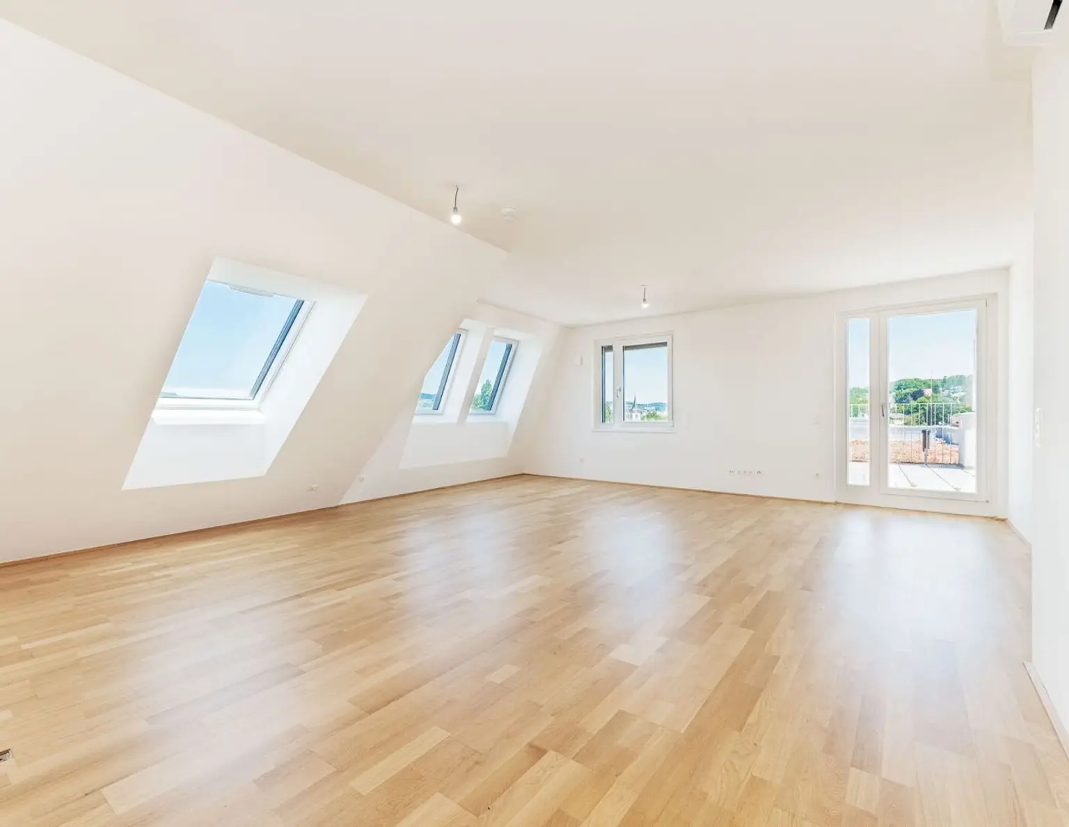 Erstbezug ab Oktober! Grandiose 4-Zimmer-Terrassenwohnung inkl. Parkplatz in Hietzing zu vermieten!