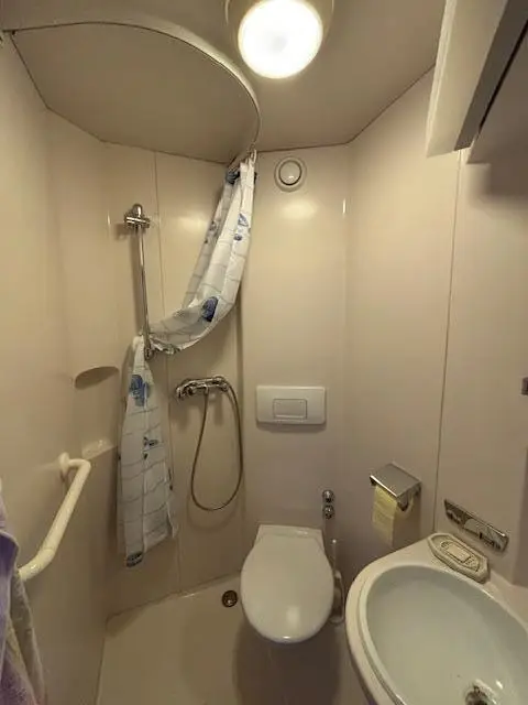 Zweiter Sanitärbereich EG