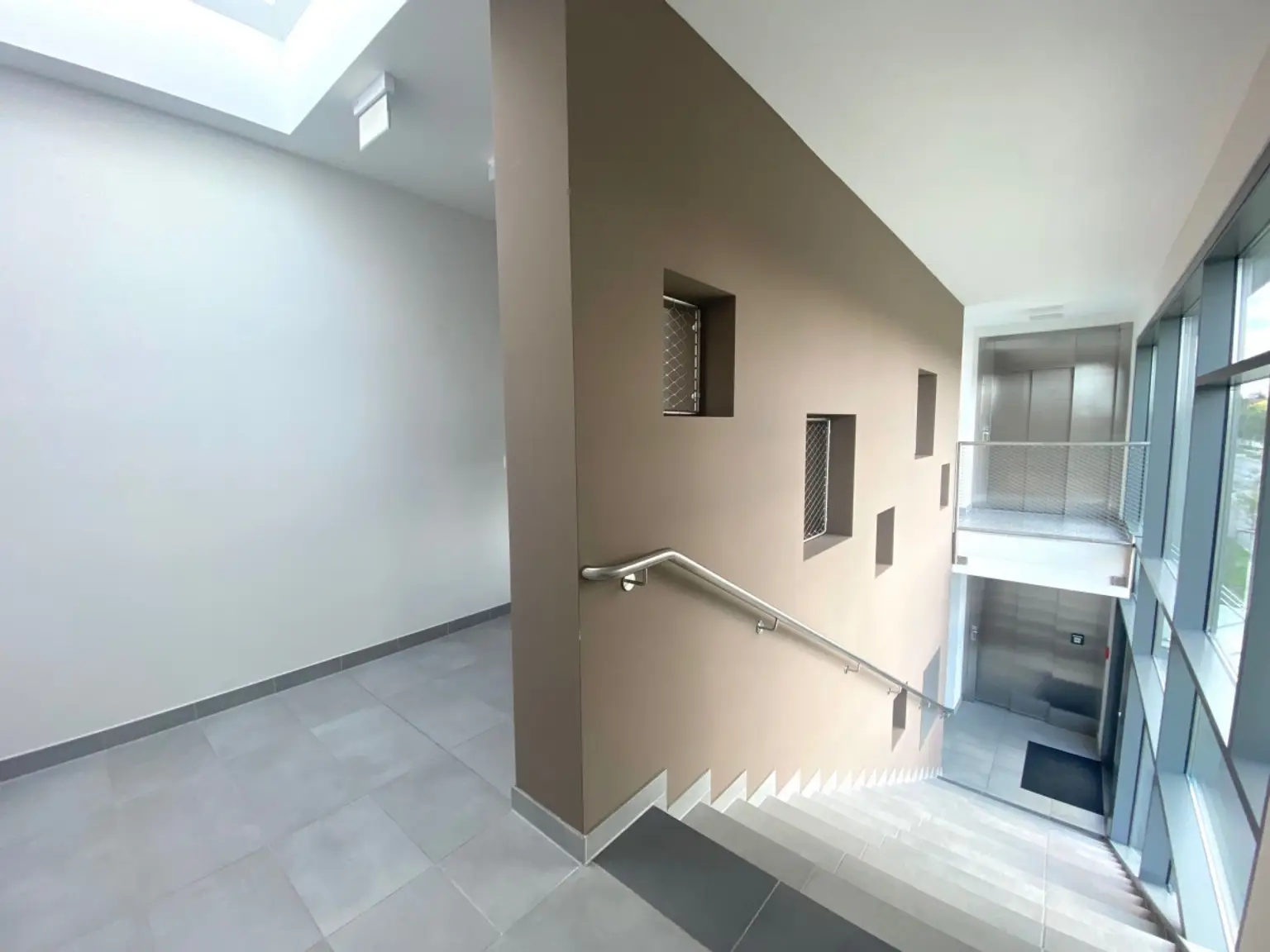 17 | NEU ++ VIER Zimmer mit TERRASSE und GARAGENPLATZ | Prima Service Immobilien