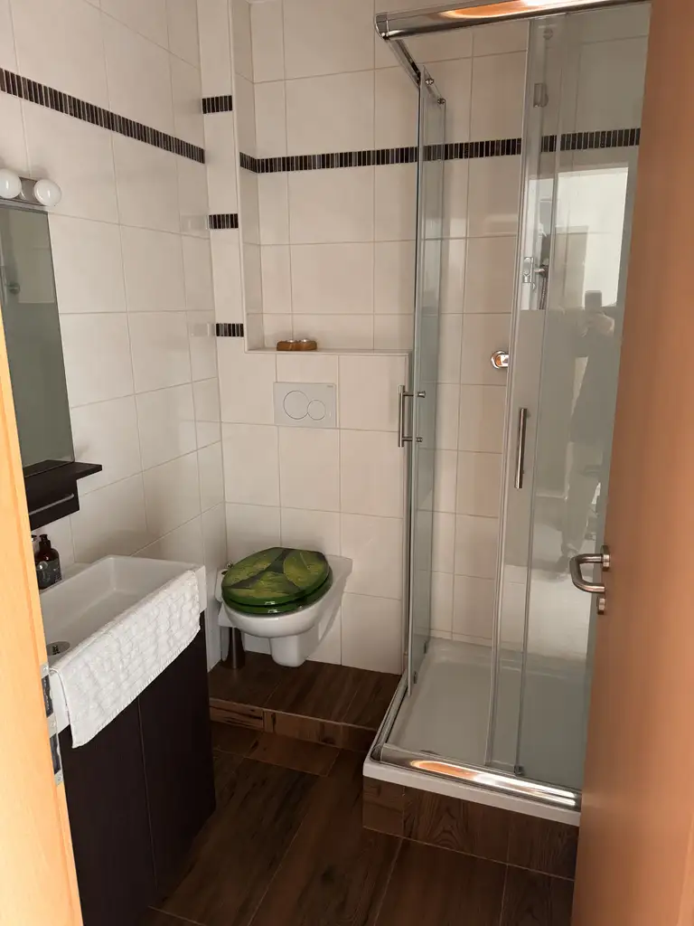 Gästehaus mit 10 Zimmern, privater Wohnung, Restaurant inklusive moderner Gastroküche und Nebengebäude – Ihre perfekte Investitionsmöglichkeit