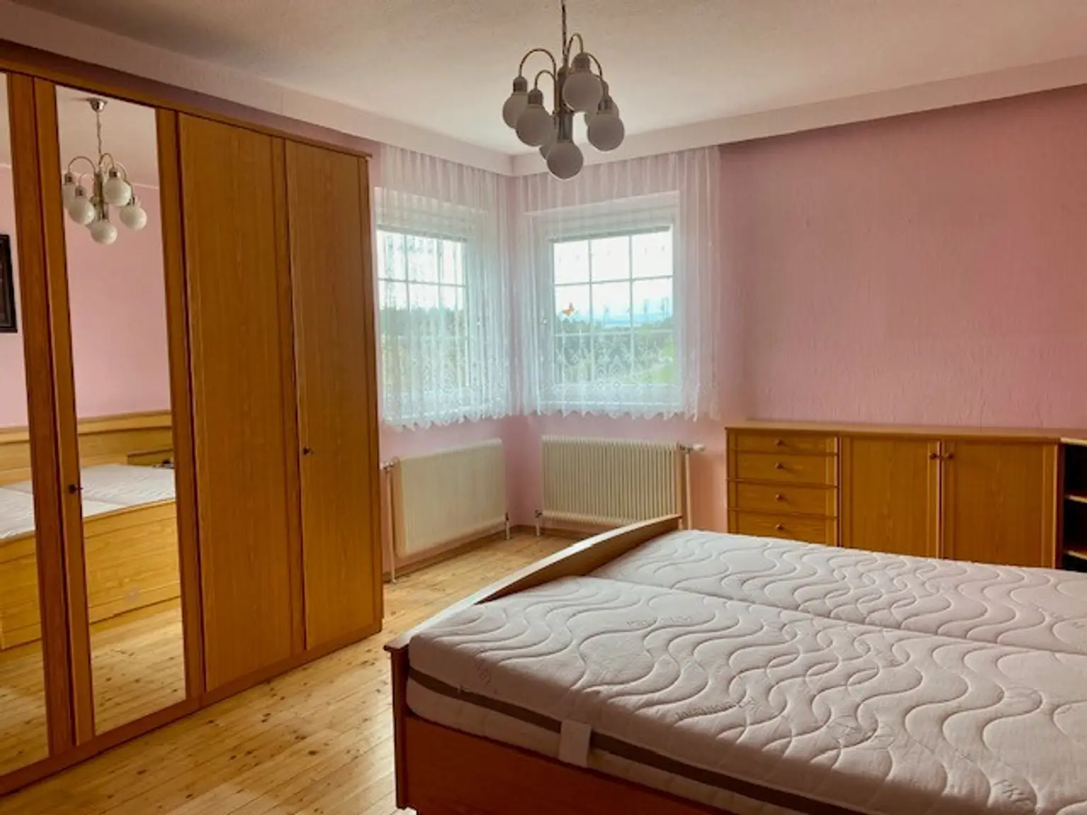 Schlafzimmer 1