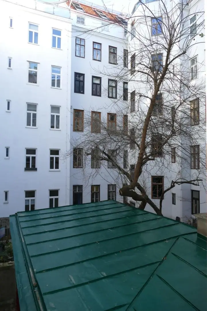 Blick in den Innenhof P1160878