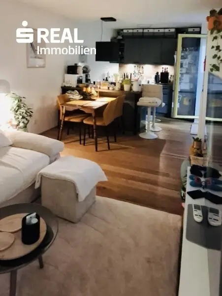 Wohnzimmer möbliert
