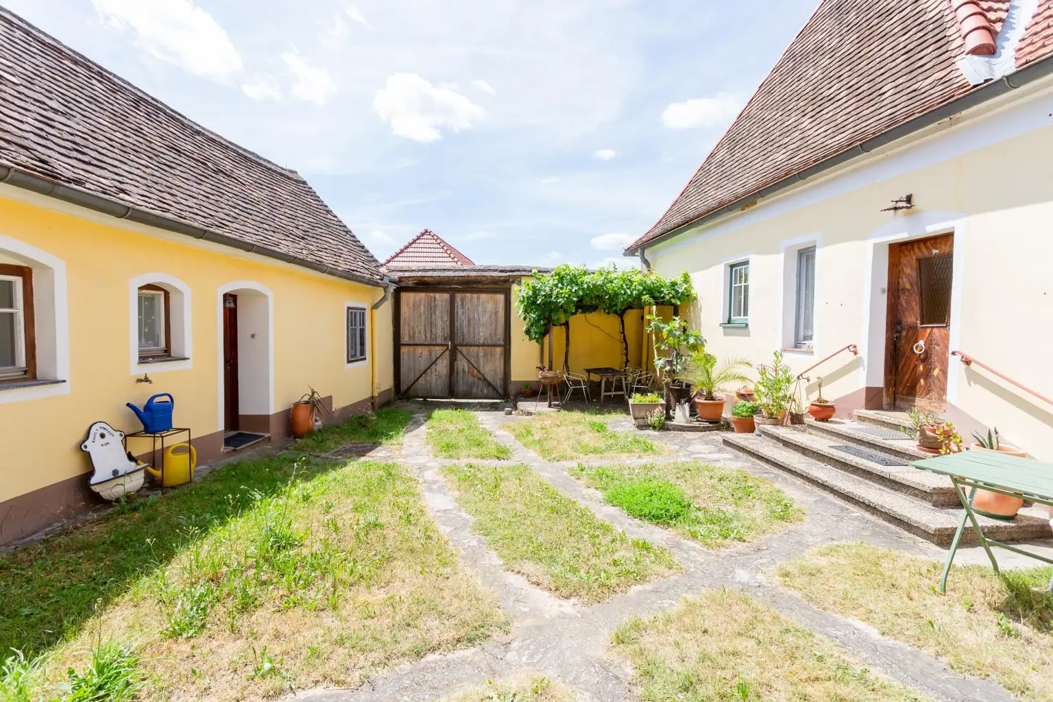 Landhaus mit Charakter - unverdorben und pur -  für Liebhaber historischer Bausubstanz!