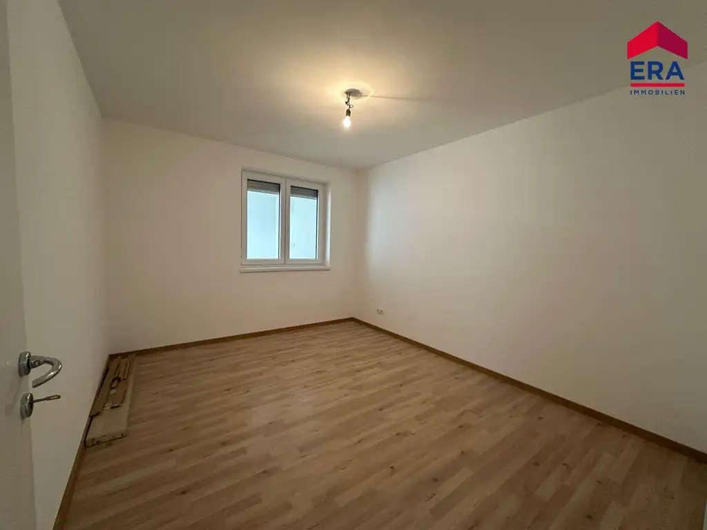 Wilfersdorf – Miete | Erstbezug
Moderne Erdgeschoßwohnung in Zweifamilienhaus