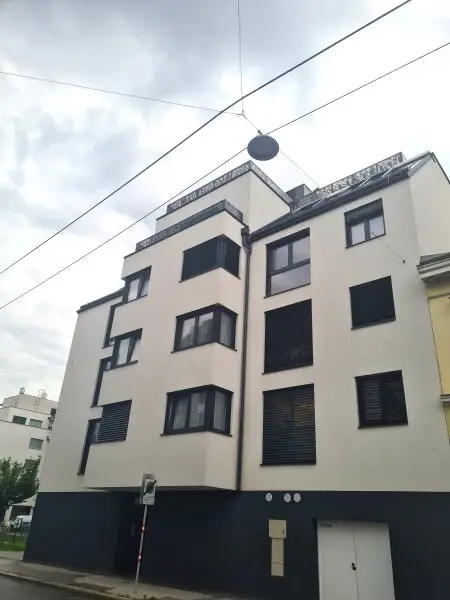 Neubau-Erstbezug - 1 Zimmer mit Außenfläche und sehr großer Gemeinschaftsterrase ca. 60 m² - unweit der U2 Station Stadlau