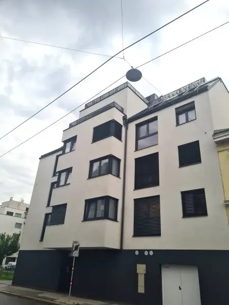 Neubau-Erstbezug - 1 Zimmer mit Außenfläche und sehr großer Gemeinschaftsterrase ca. 60 m² - unweit der U2 Station Stadlau