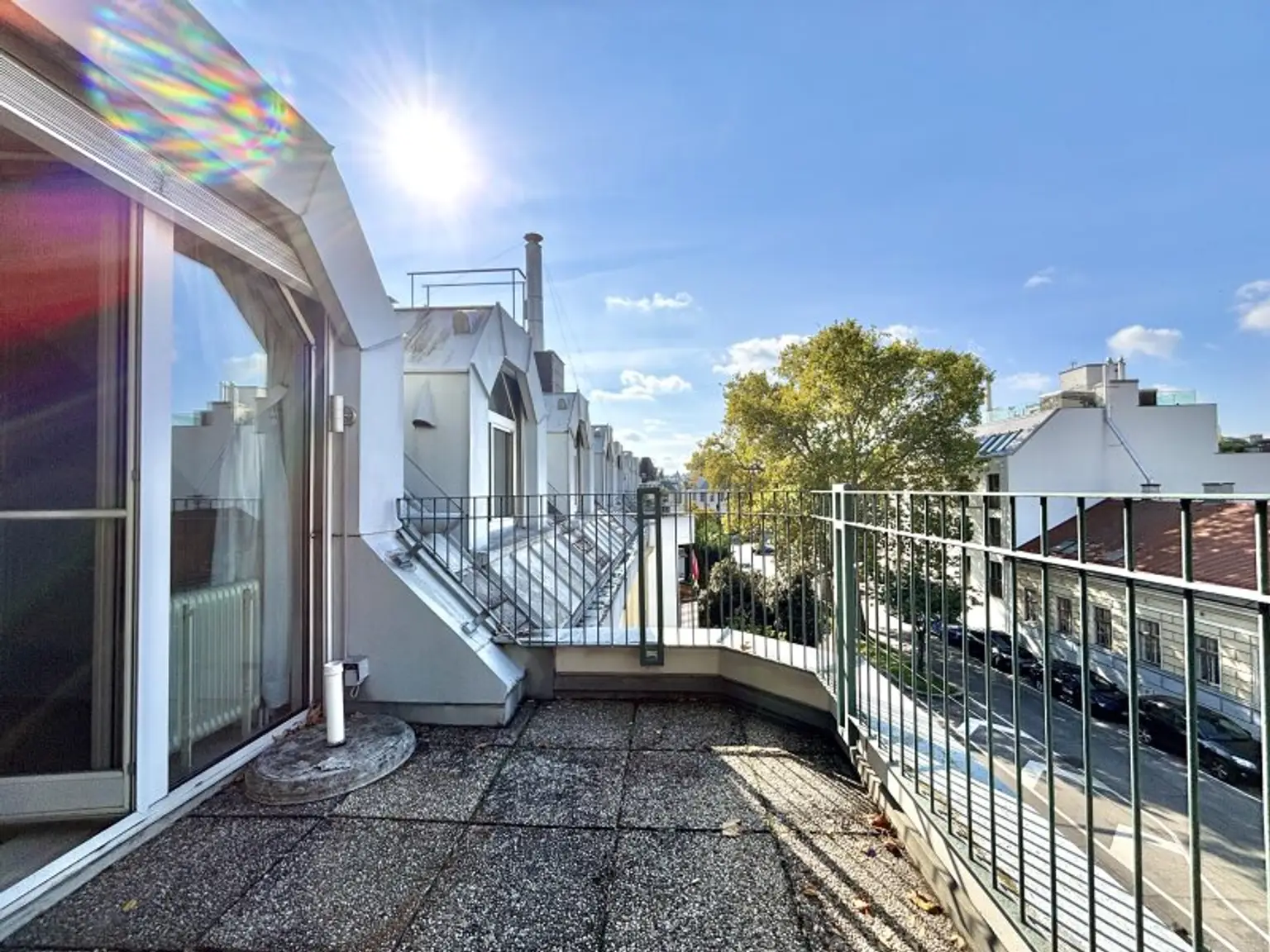 Nähe Sonnbergmarkt/Obkirchergasse | Balkon mit Fernblick ins Sieveringer-Viertel | inkl. Tiefgaragenstellplatz
