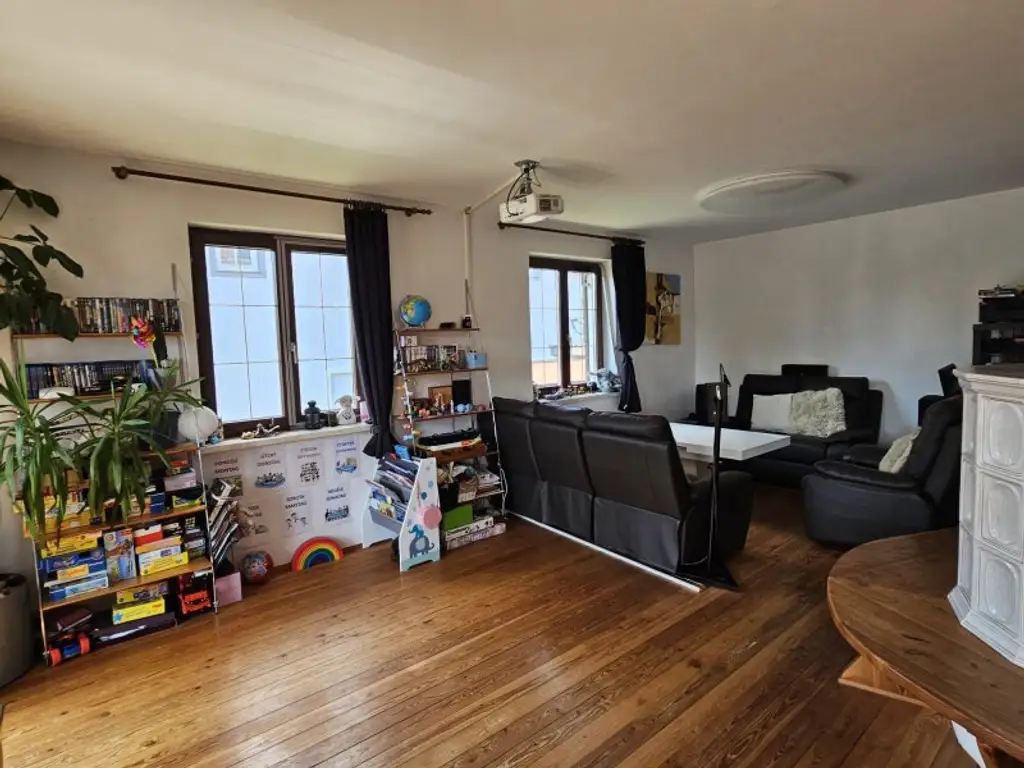 Einfamilienhaus mit Sauna uvm. auf Pachtgrundstück (verlängerbar) in Steinbrunn mit Zugang zum Badeteich!