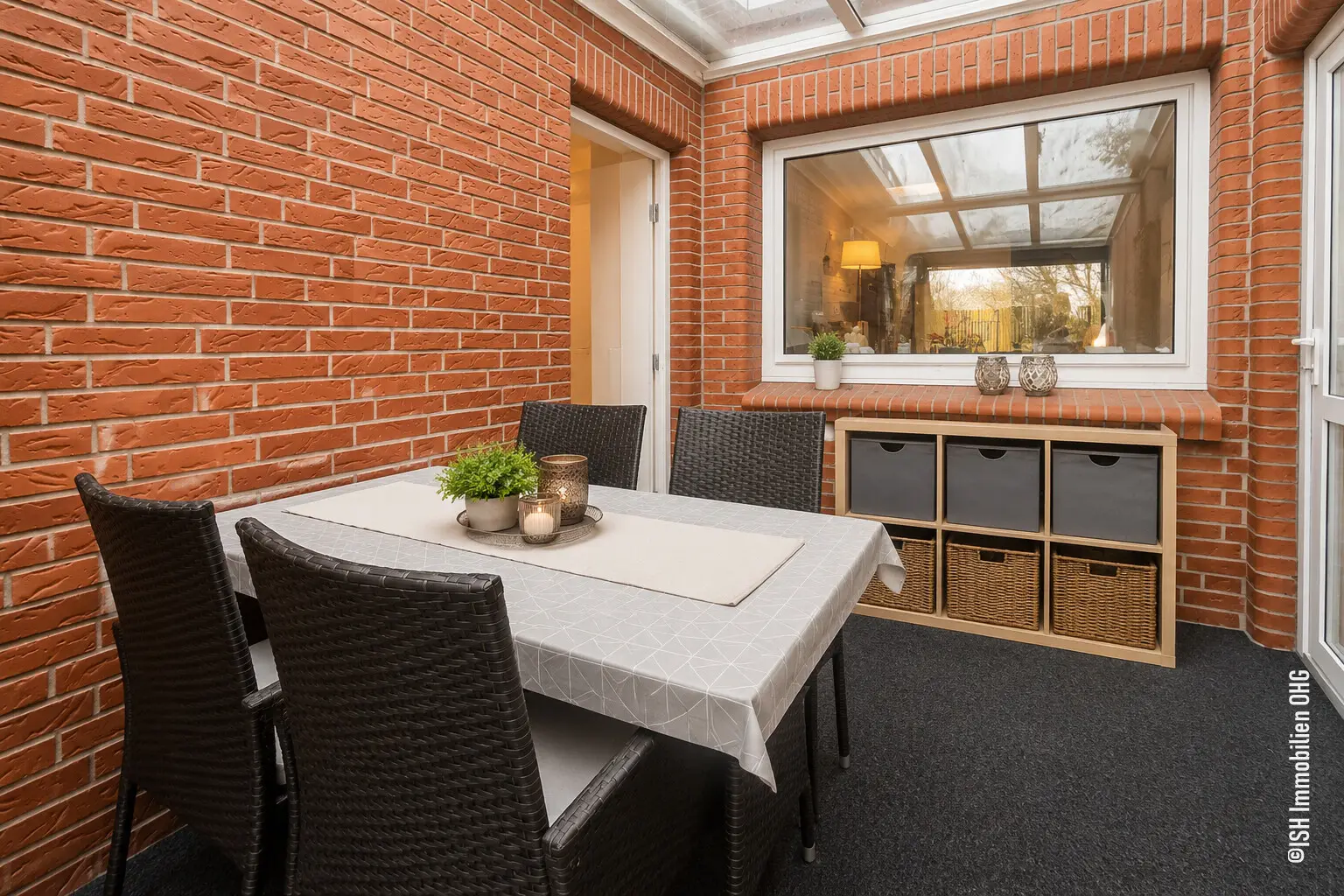 Überdachte Terrasse Erdgeschoss