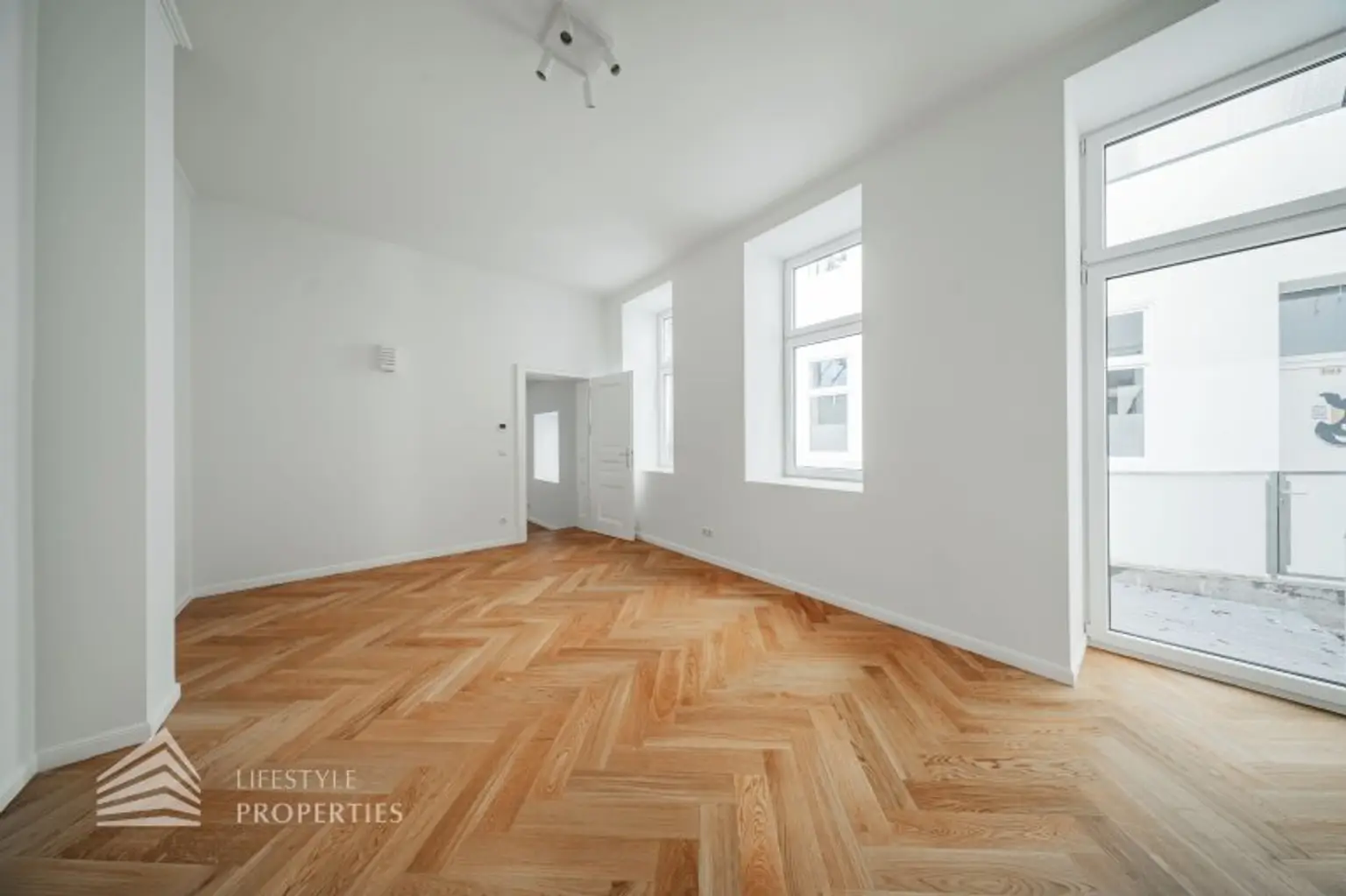 Erstbezug! Schöne 2-Zimmer Wohnung mit Terrasse, Nähe Burggasse