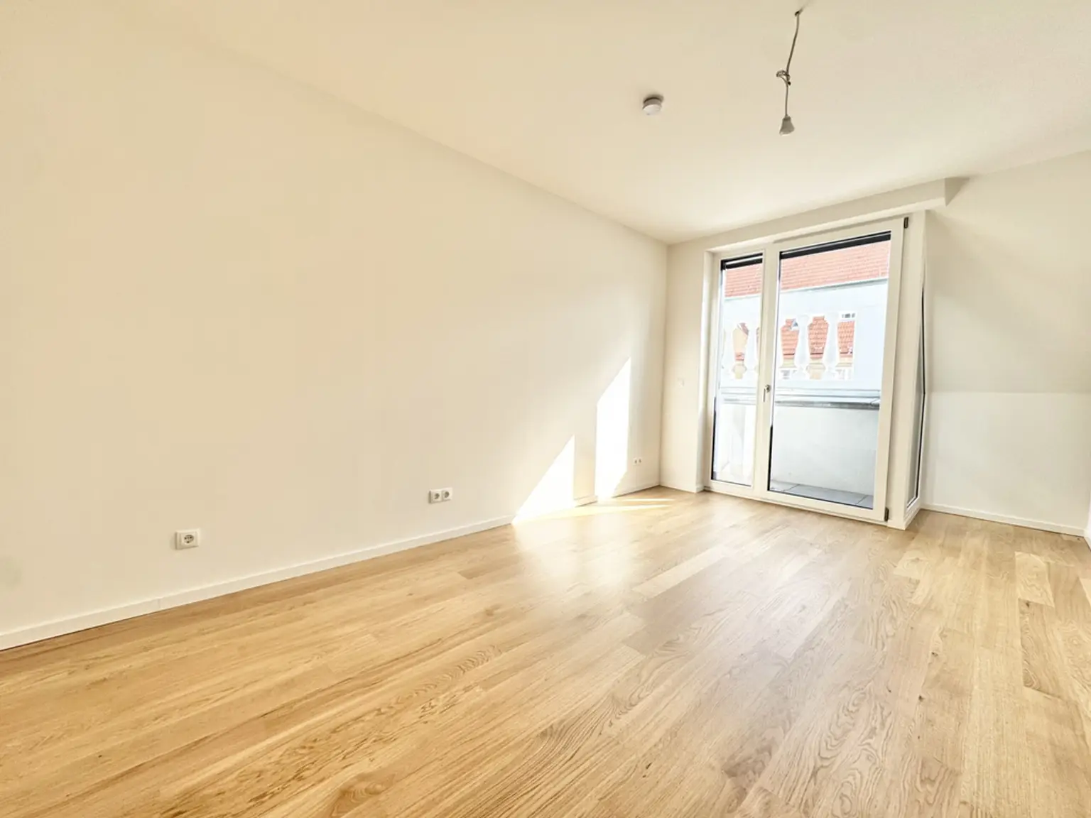 ÜBER DEN DÄCHERN WÄHRINGS | TOPLAGE NÄHE KUTSCHKERMARKT | EXKLUSIVE DACHGESCHOSSWOHNUNG MIT KLIMAANLAGE | TERRASSE | ERSTBEZUG