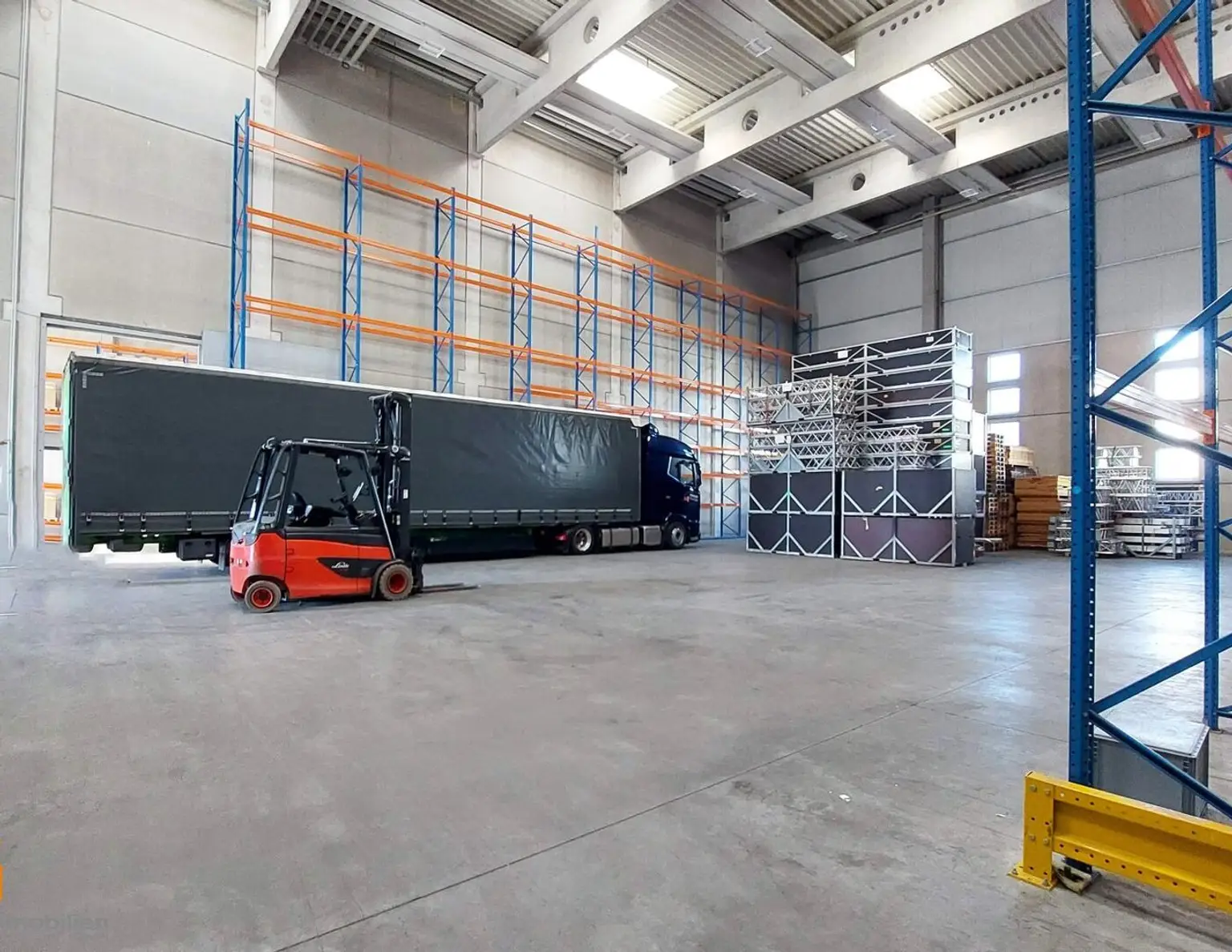 Logistikflächen mit Hochregallager in Thalgau mieten