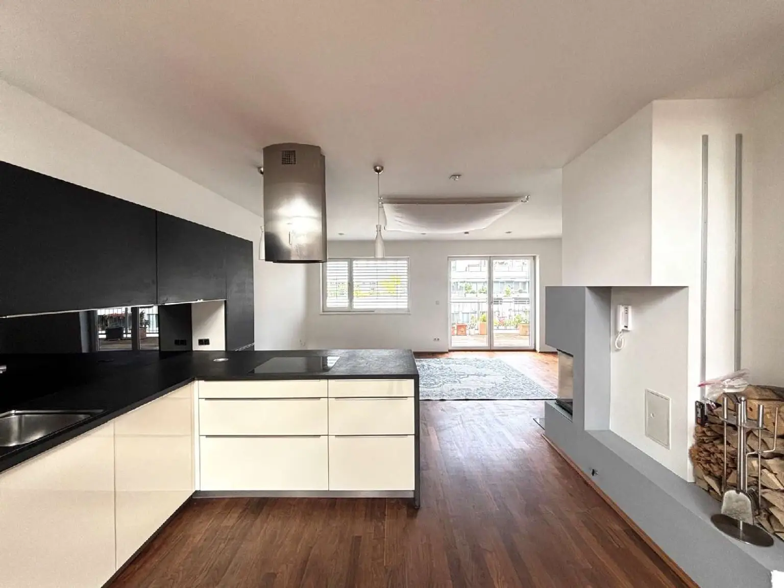 Traumhafte Dachmaisonette mit 2 Terrassen + Dachterrasse - Nähe Arenbergpark