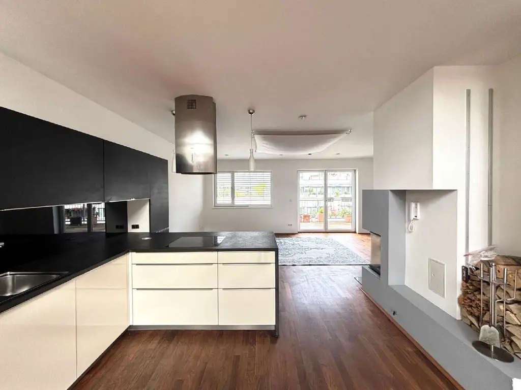 Traumhafte Dachmaisonette mit 2 Terrassen + Dachterrasse - Nähe Arenbergpark