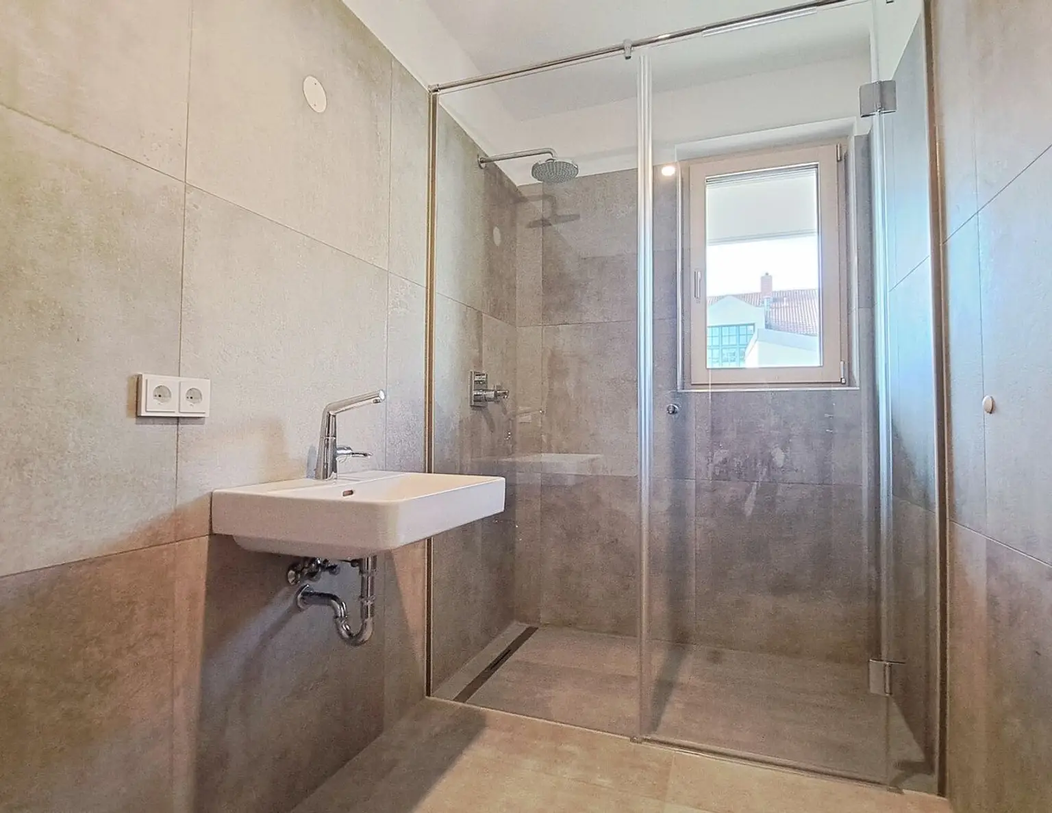 Sonnig Wohnen, Rosig Leben - Daheim in Neusiedl am See!