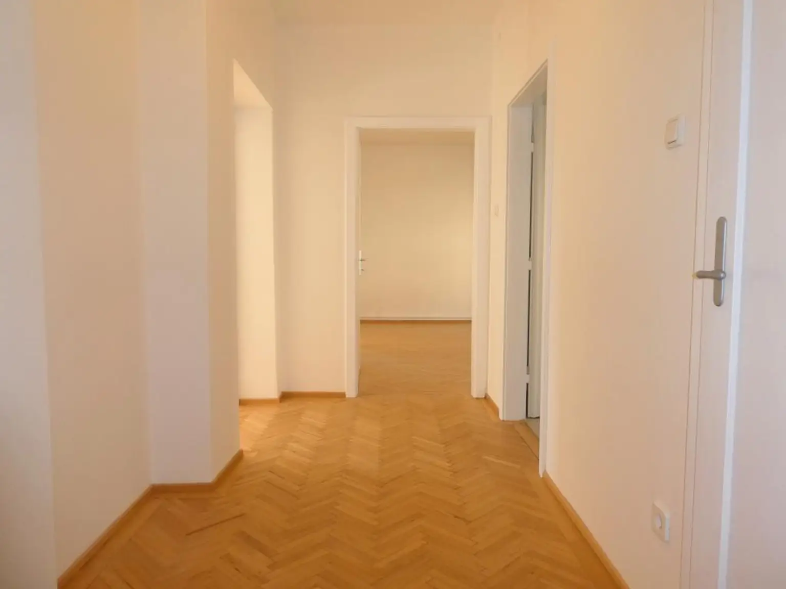 Diele, Garderobe, Abstellraum, WC