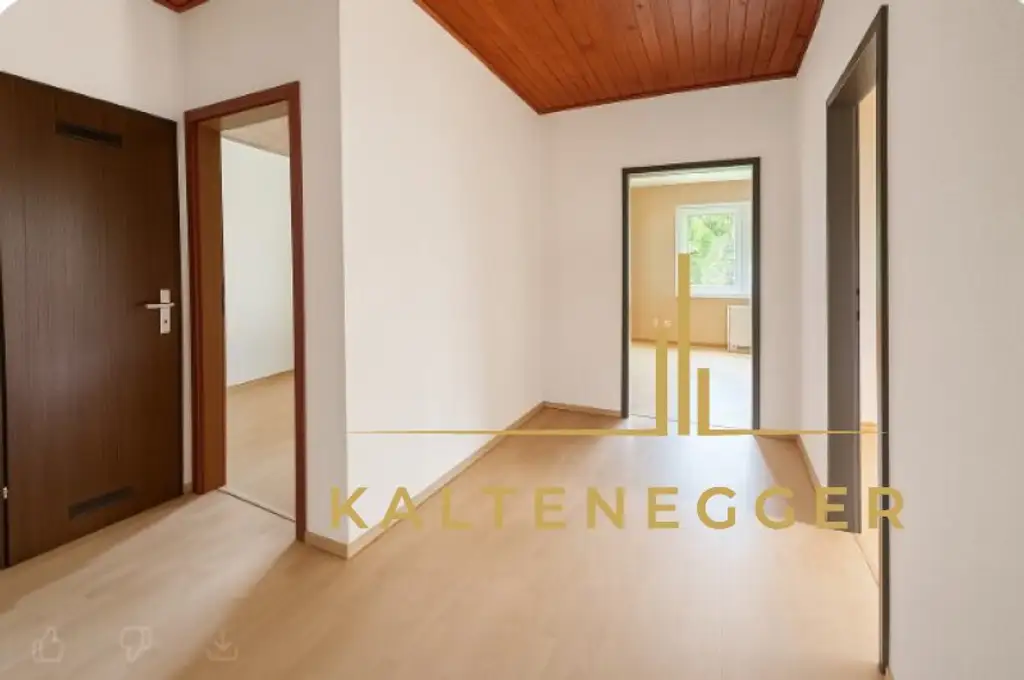 Sanierungsbedürftige 3-Zimmer-Wohnung mit Loggia