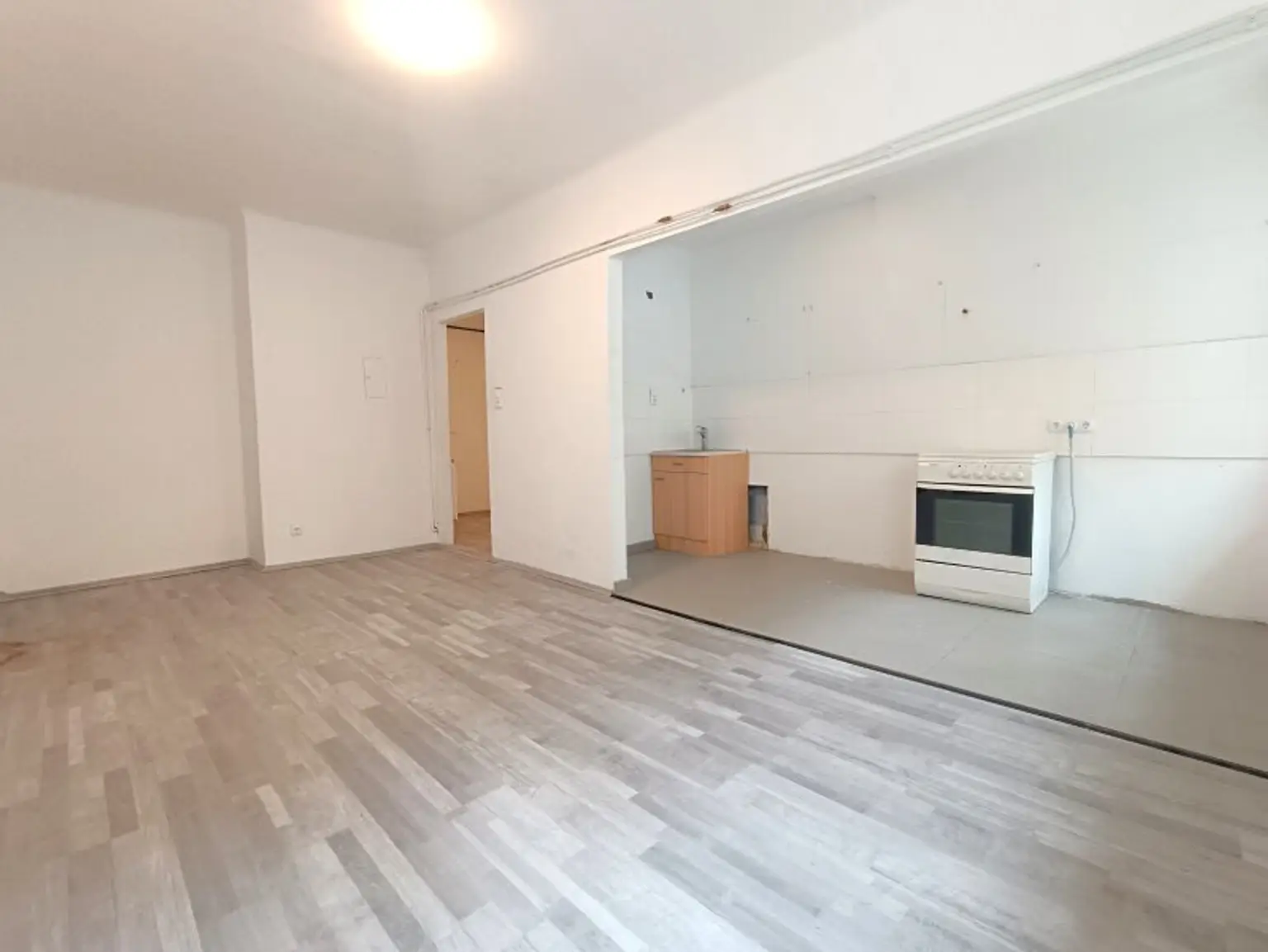 Paket für Sanierer! 3 Wohnungen + Lagerfläche zum Schnäppchenpreis - U3 Ottakring in 10 Minuten fußläufig erreichbar! Richtwertmietzins!