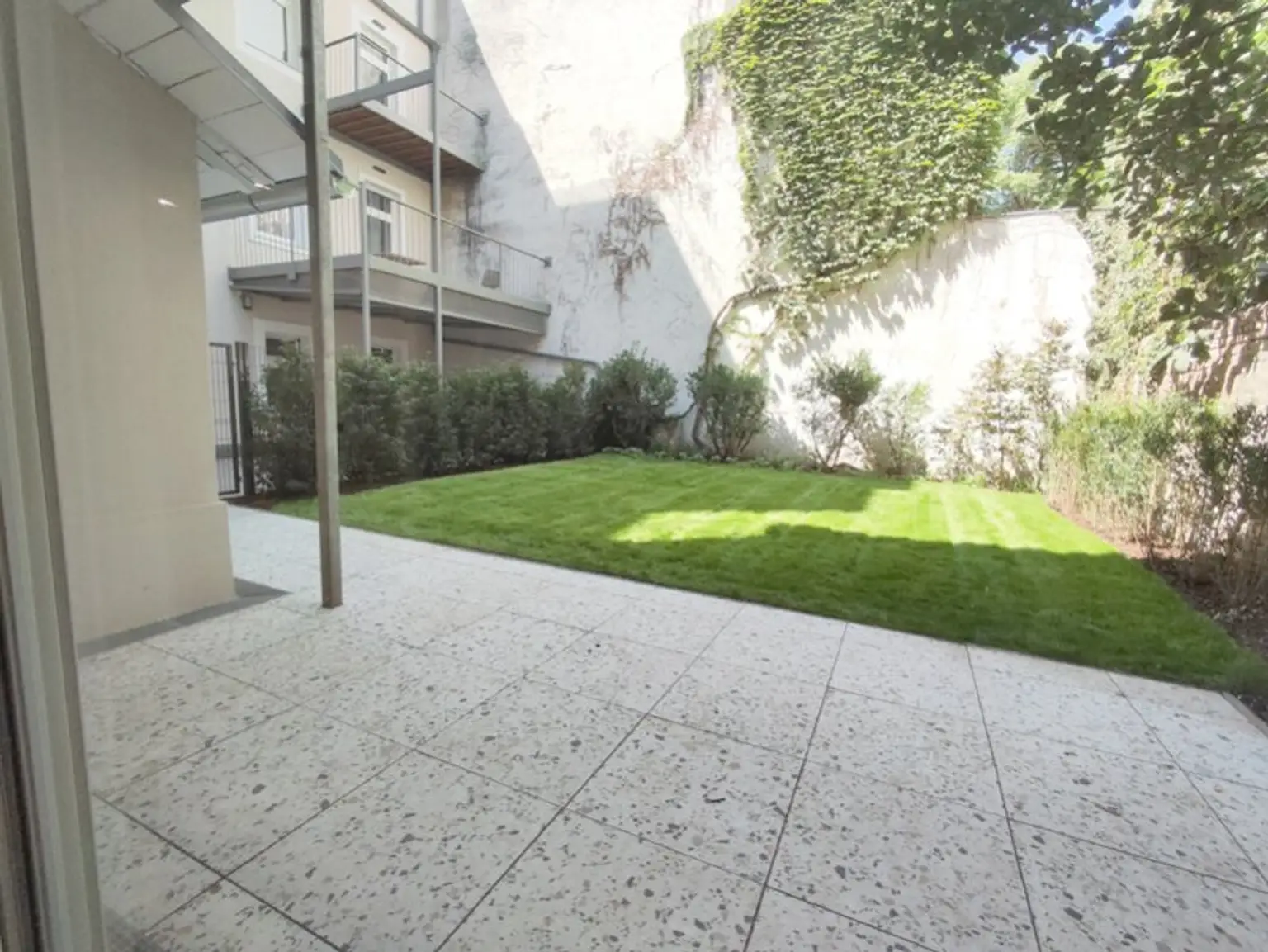 Gartenwohnung in der Krongasse! Erstbezug in liebevoll saniertem Altbauhaus - Top04