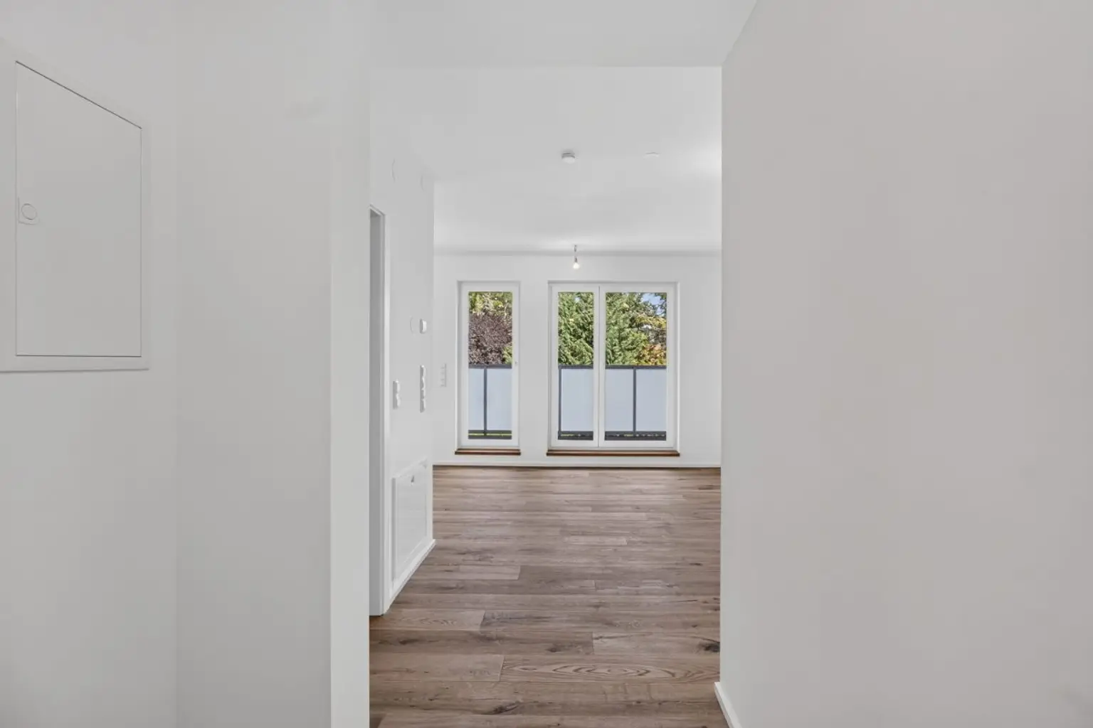 L | THE GREEN 15 ++  ZWEI ZIMMER mit BALKON im DG | Prima Service Immobilien