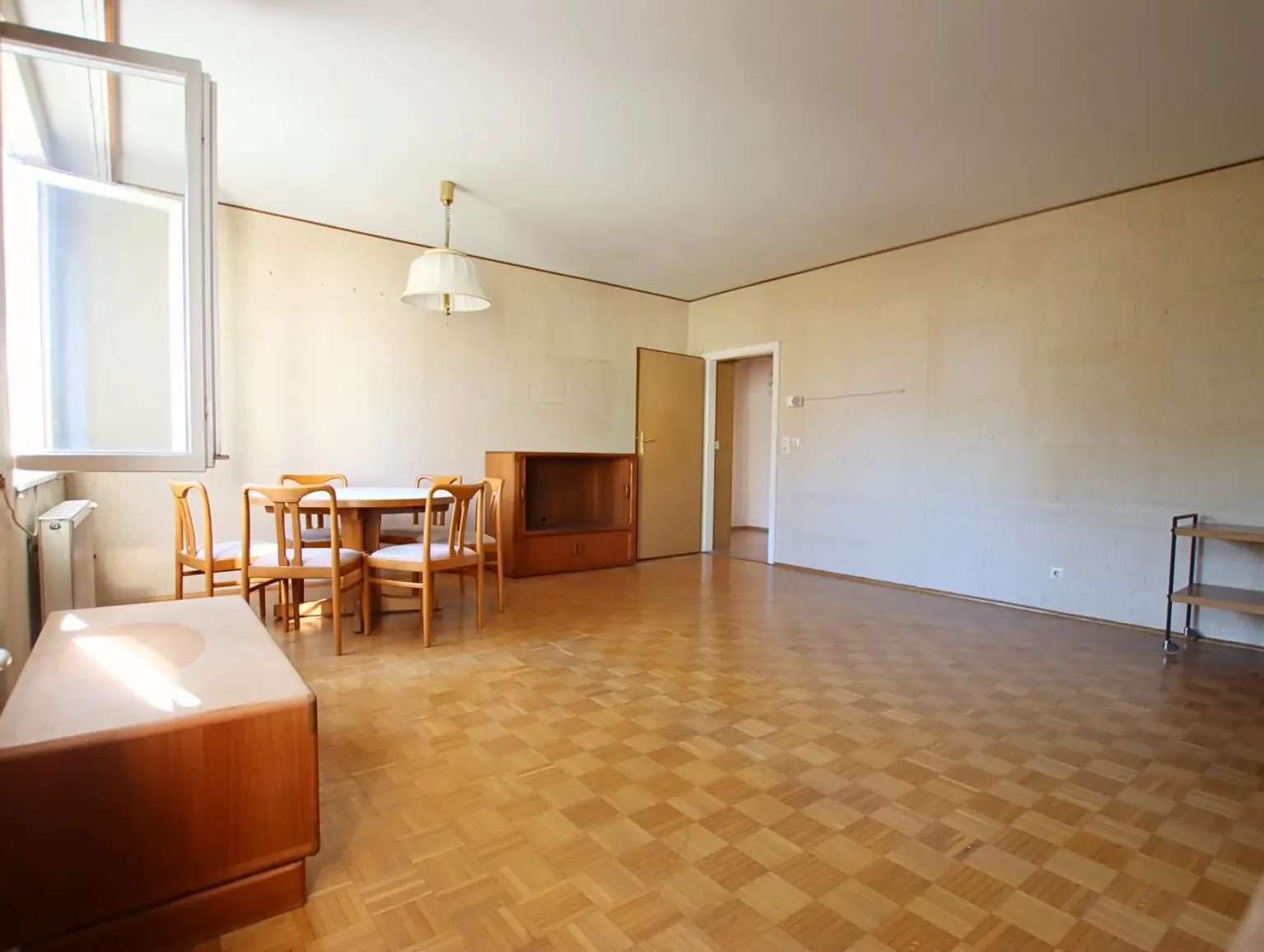 NEUER PREIS! 3 Zimmer Wohnung im Stadtzentrum mit Potential zu kaufen!
