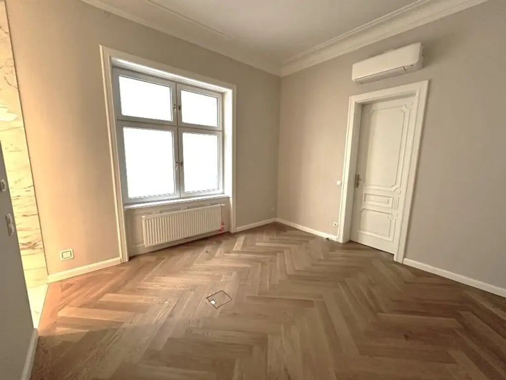 MÖLLWALDPLATZ, U1-NÄHE, 124 m2 ALTBAU, Wohnküche, 2 Zimmer, klimatisiert, 2 Bäder, Parketten, Loggia, 1. Liftstock, provisionsfrei