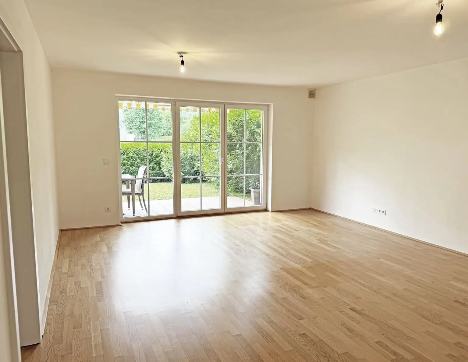 Rif - Moderne 3 Zimmer Gartenwohnung mit Tiefgarage