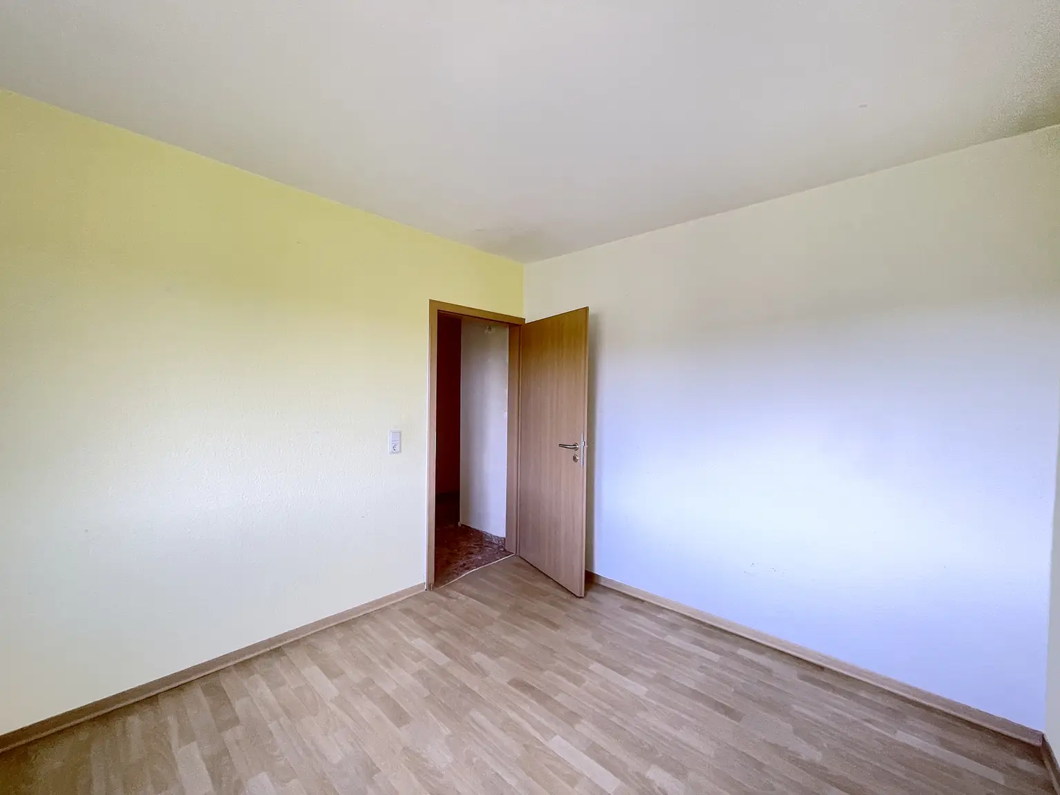 Wohnung-unten_Zimmer_1_Ansicht_2