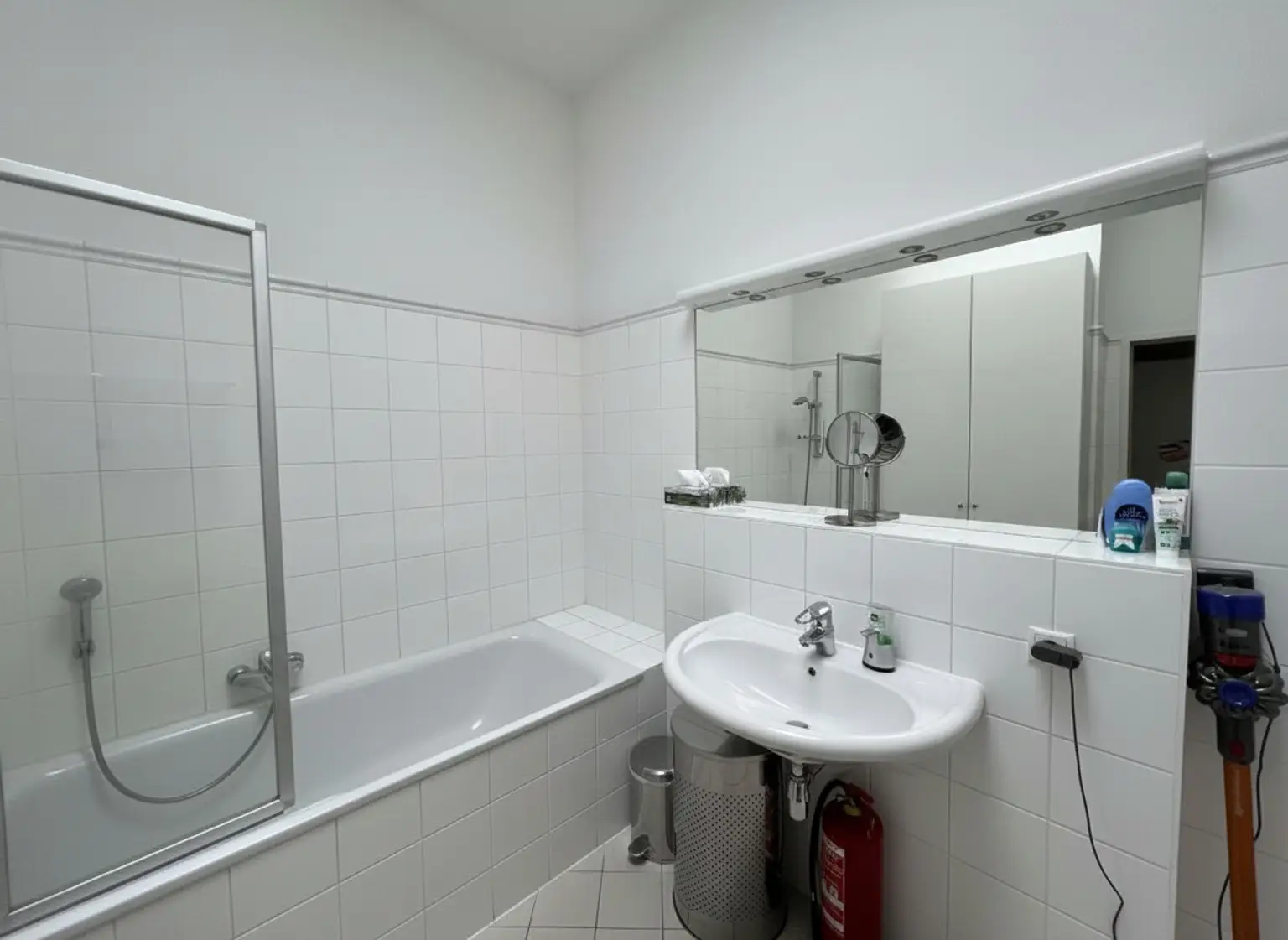 UNBEFRISTET: Klimatisierte, ruhige 3-Zimmer Wohnung mit Terrasse und Blick über die Dächer Wiens