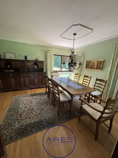 Villa mit Teich in Einzellage mit arrondierten ca. 5,6 ha großen Eigengrund