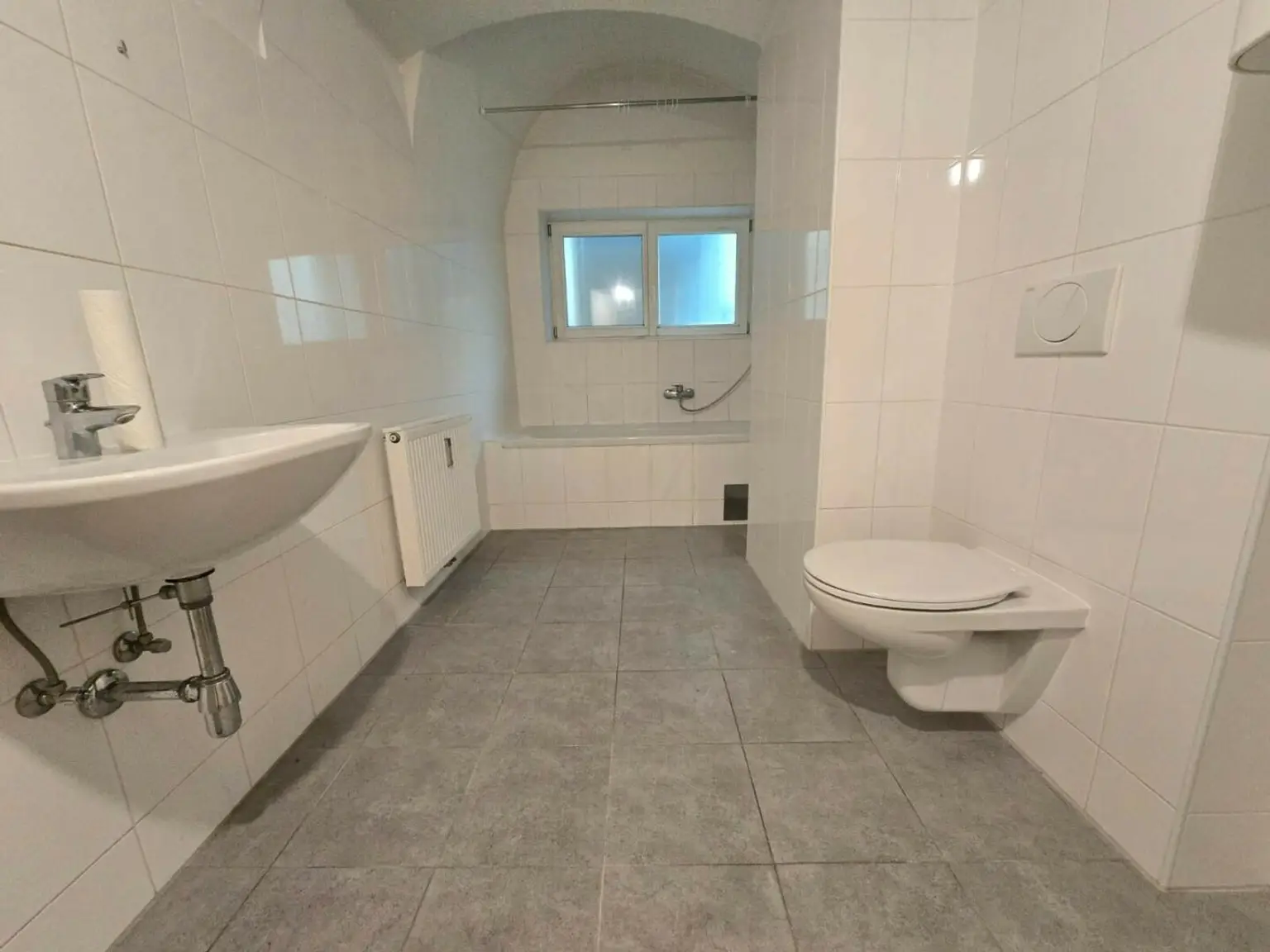 Nette Drei-Zimmer-Wohnung mit eigenem Gartenanteil - Nähe Kunsthaus - ab sofort!
