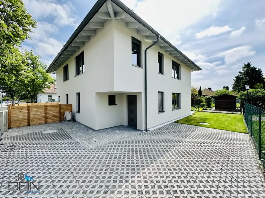 NEU! TRAUMHAFTE 4 ZIMMER DOPPELHAUSHÄLFTE MIT EIGENGARTEN NÄHE ZENTRUM UND BAHNHOF!