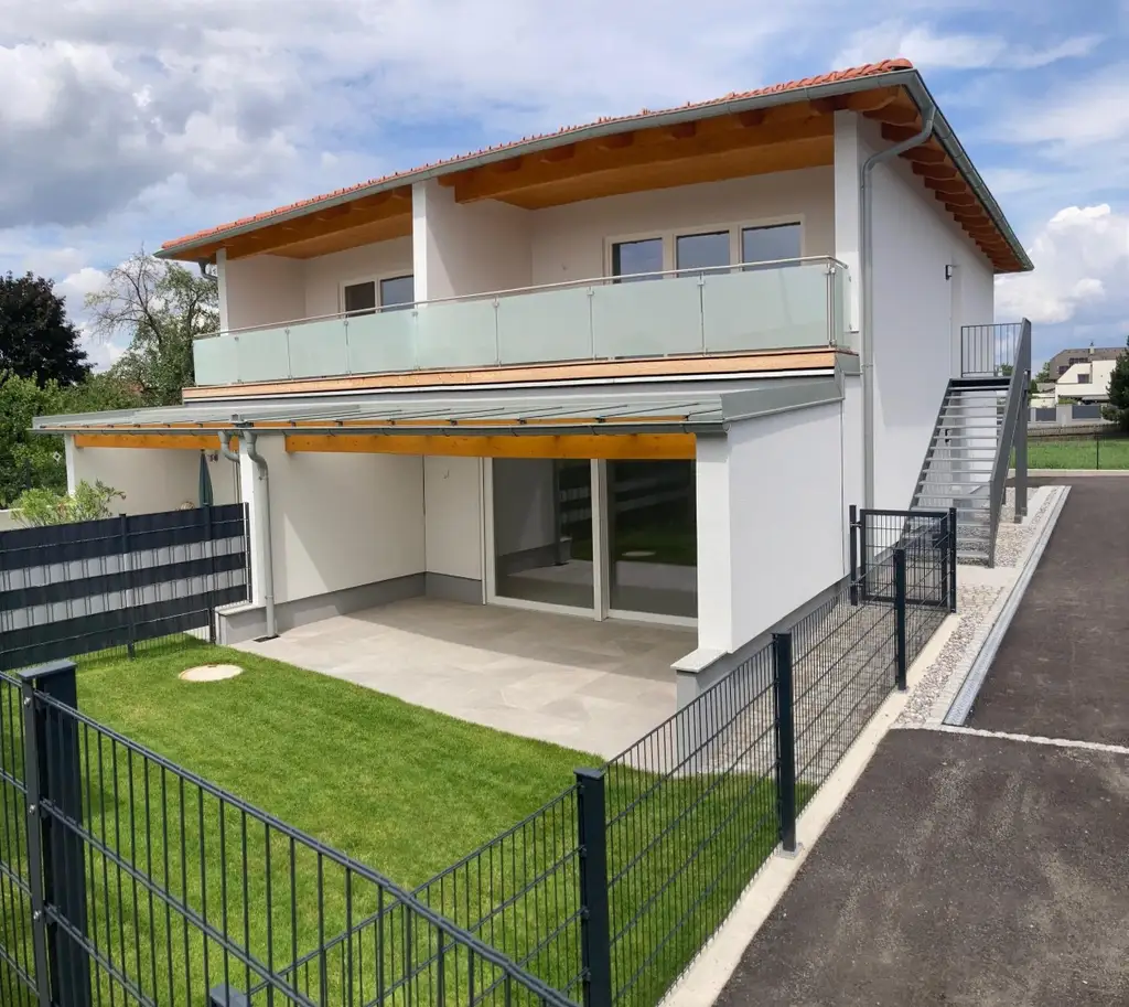 "Helle 3-Zimmer-Eigentum mit Loggia, Terrasse und Eigengarten"