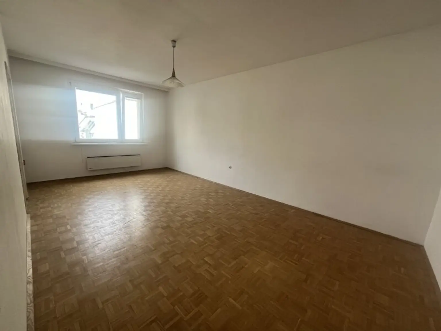 2,5 Zimmer Eigentum in saniertem Haus (U1 Nähe)