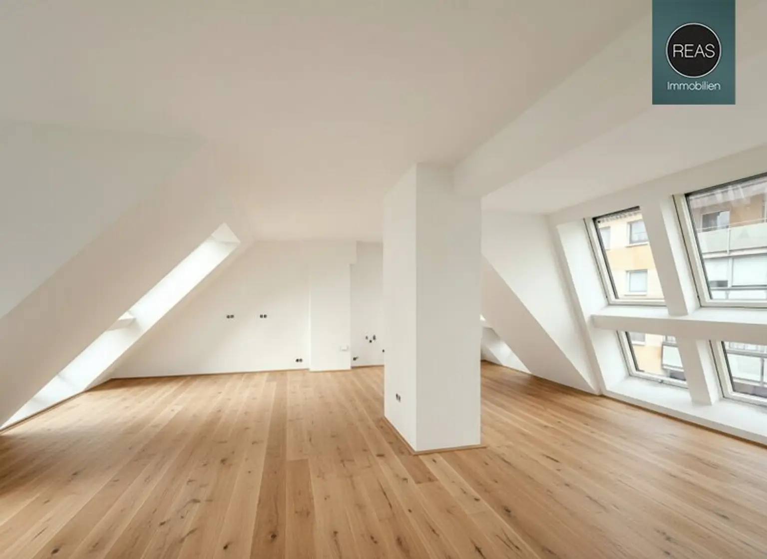 Erstbezug: Atemberaubendes Dachgeschoss - Maisonette - Apartment (klimatisiert) mit 3 Terrassen und hochwertiger Ausstattung im Trendbezirk Ottakring!