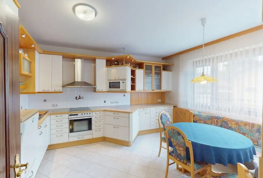 Einfamilienhaus in ruhiger Siedlungslage mit großem Garten (Pachtgrund)