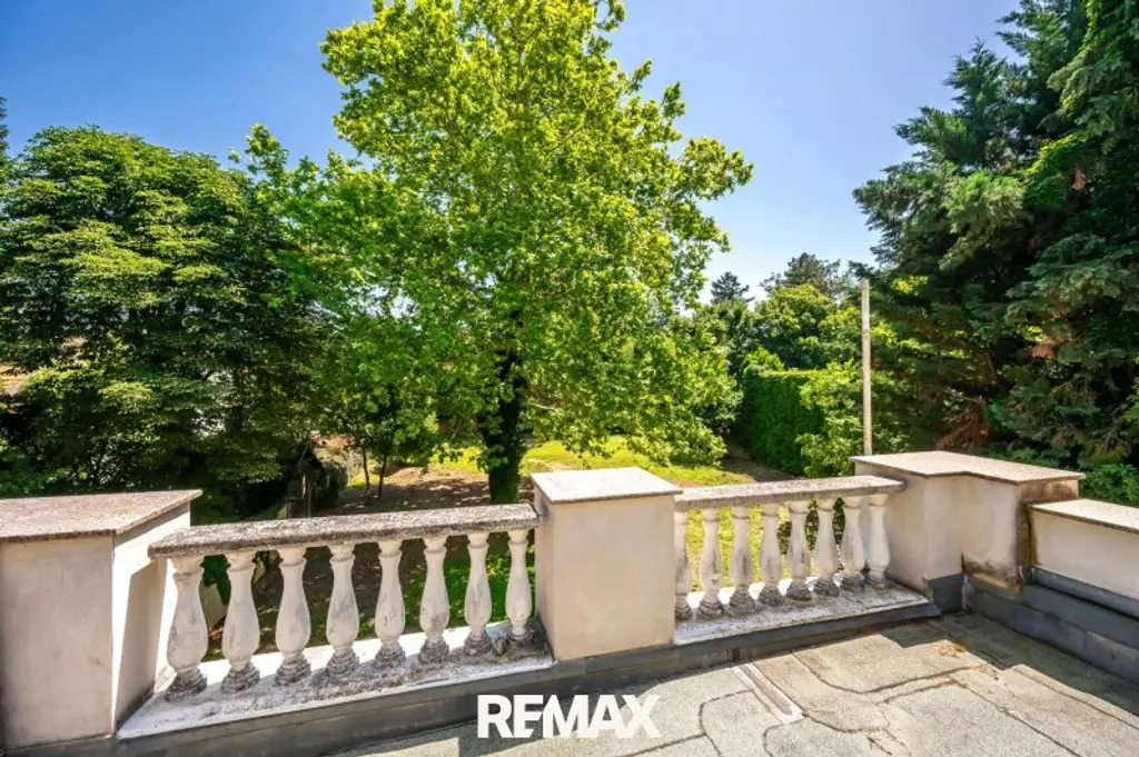 Rarität: Stadt-Villa mit weitläufigem Garten an exklusiver Hietzinger Adresse